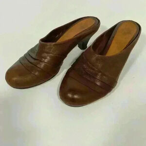 Nurture by Lamaze Fawn slip-on clog heel Brown Leather Women size 7